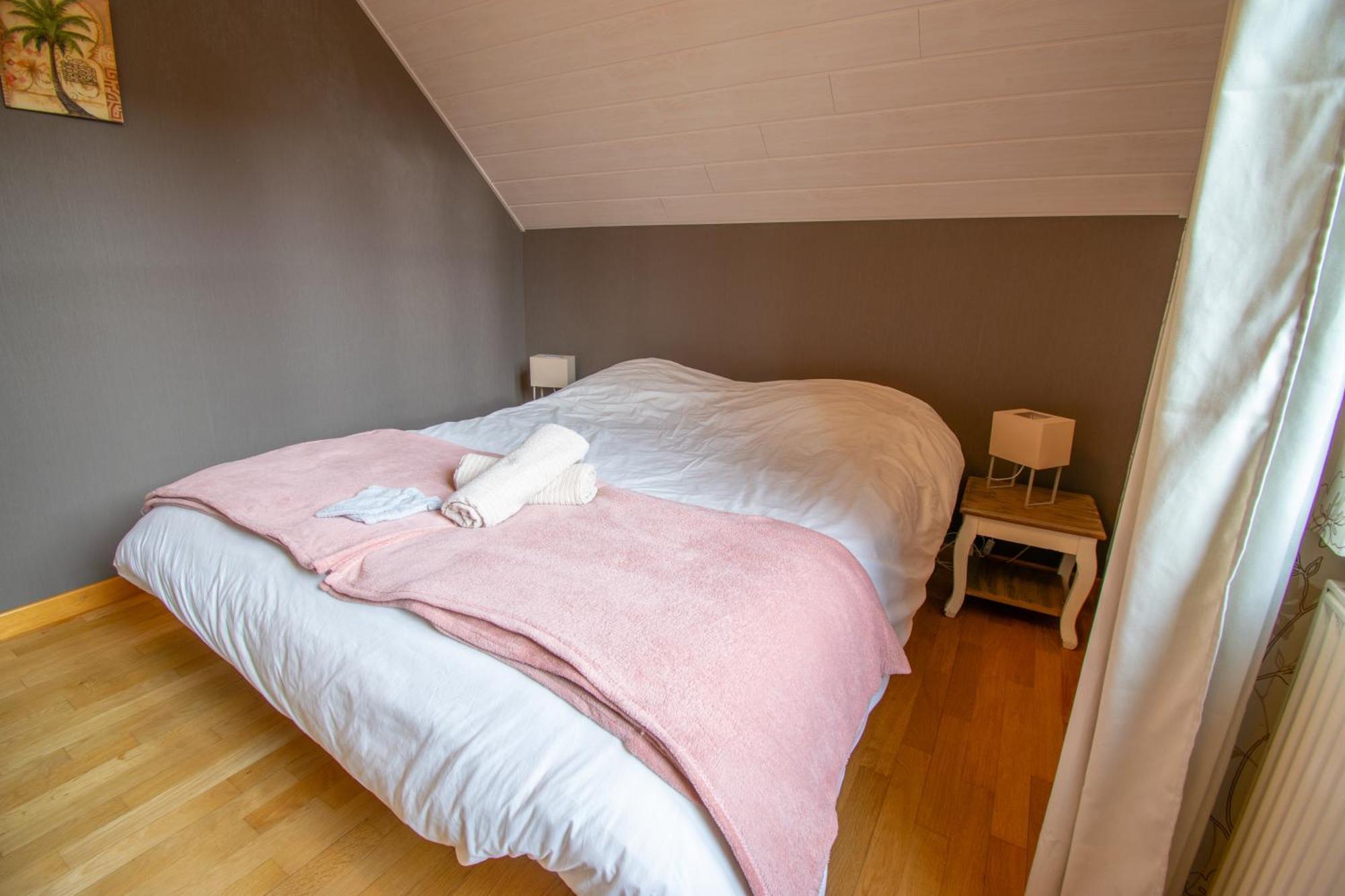 De La Tour Des Fripons. Holiday home *