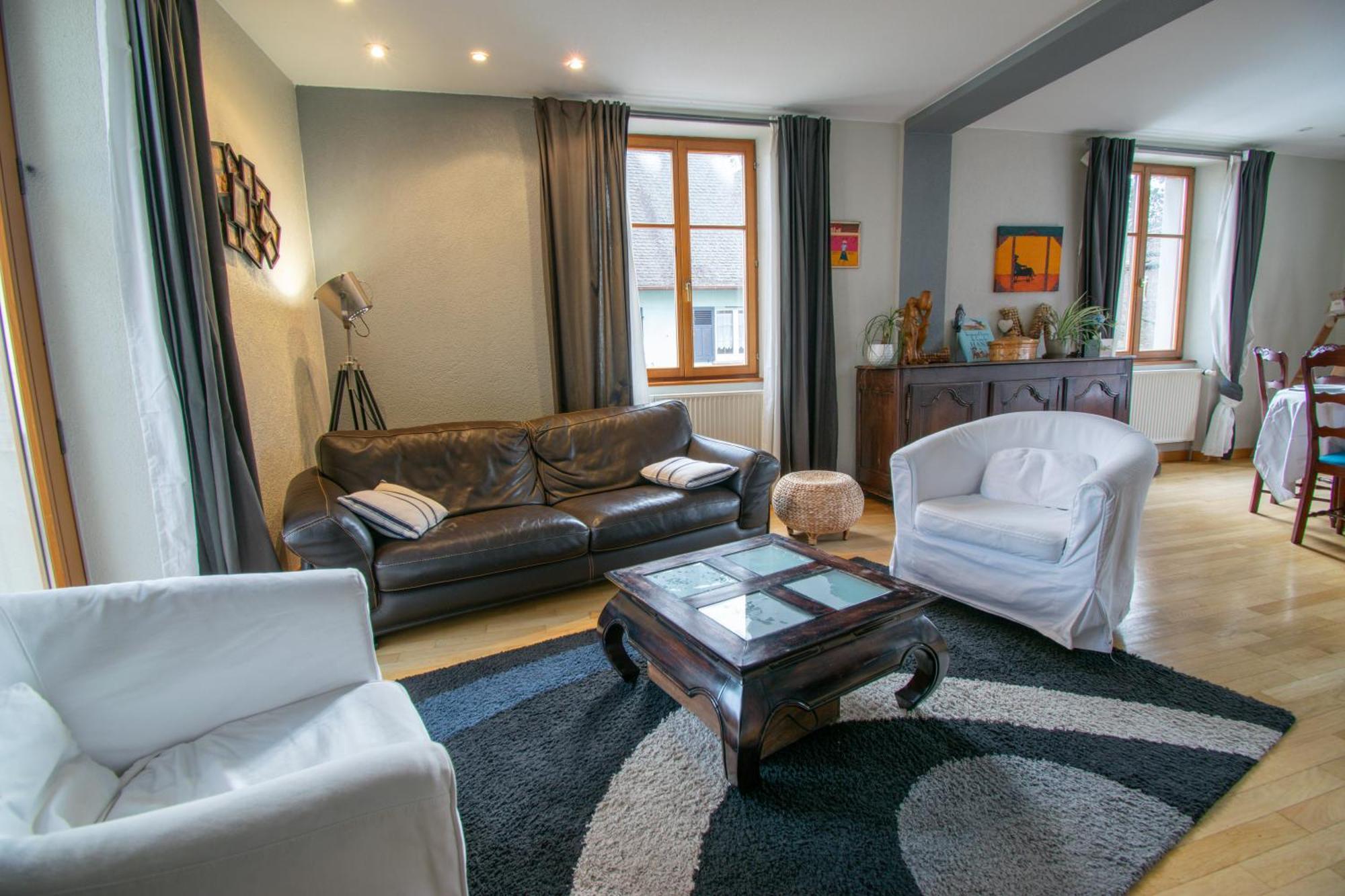 De La Tour Des Fripons. Holiday home *
